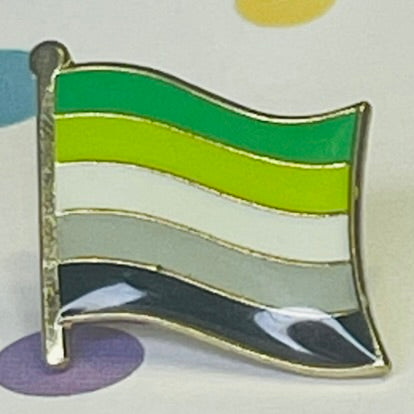 Aromantic flag lapel pin